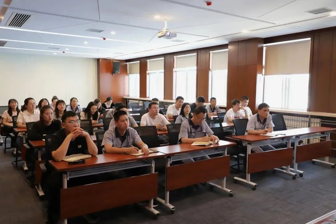 陜建建材科技公司組織開展第三期職業(yè)素養(yǎng)專項視頻培訓(xùn)