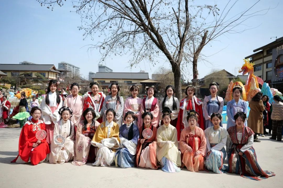 陽光三月暖 綻放她力量丨陜西建筑產(chǎn)業(yè)投資集團開展慶?！叭恕眿D女節(jié)活動